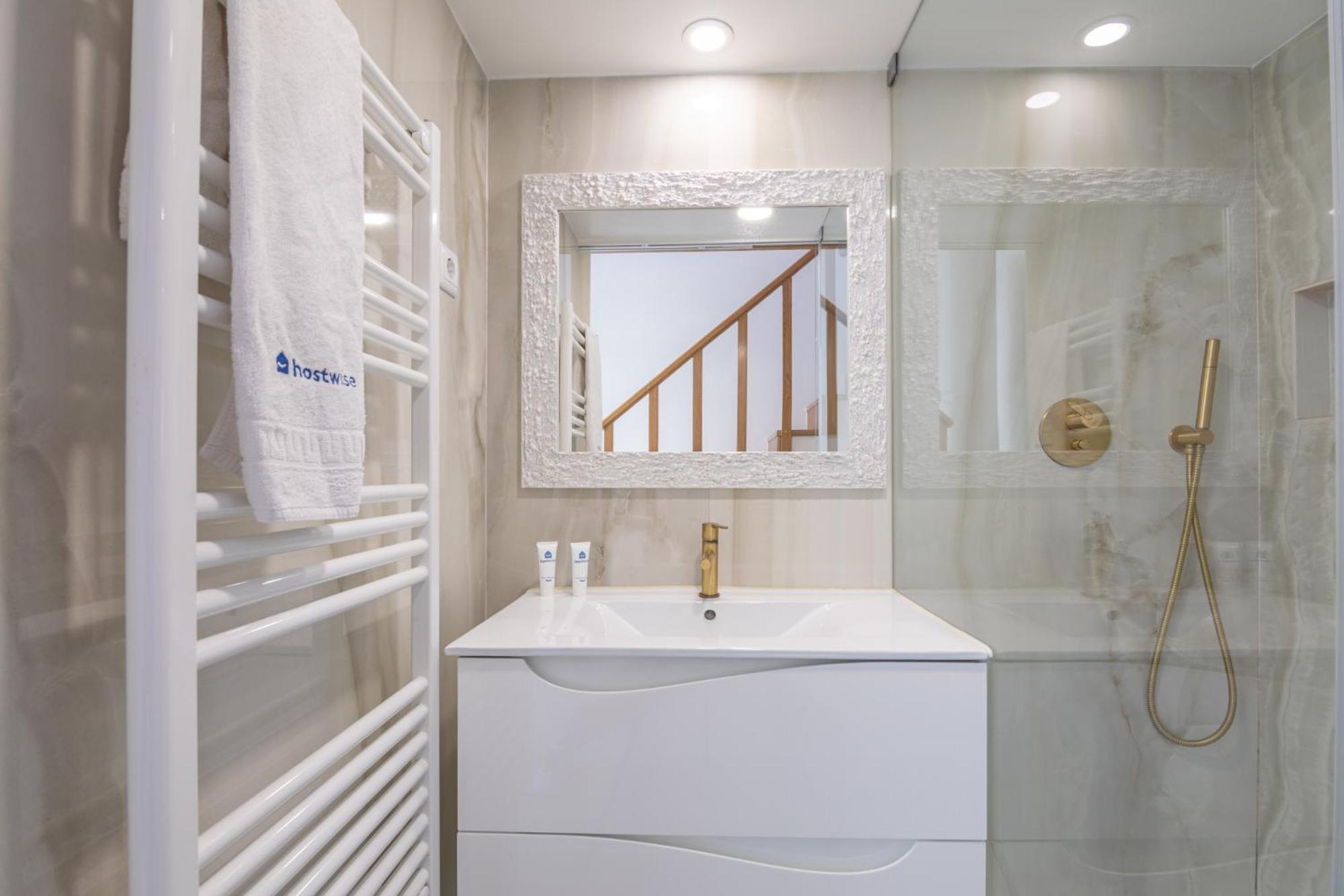 Ferienwohnung Deluxe Spacious Flats w Mezzanine by Host Wise Porto Zimmer foto