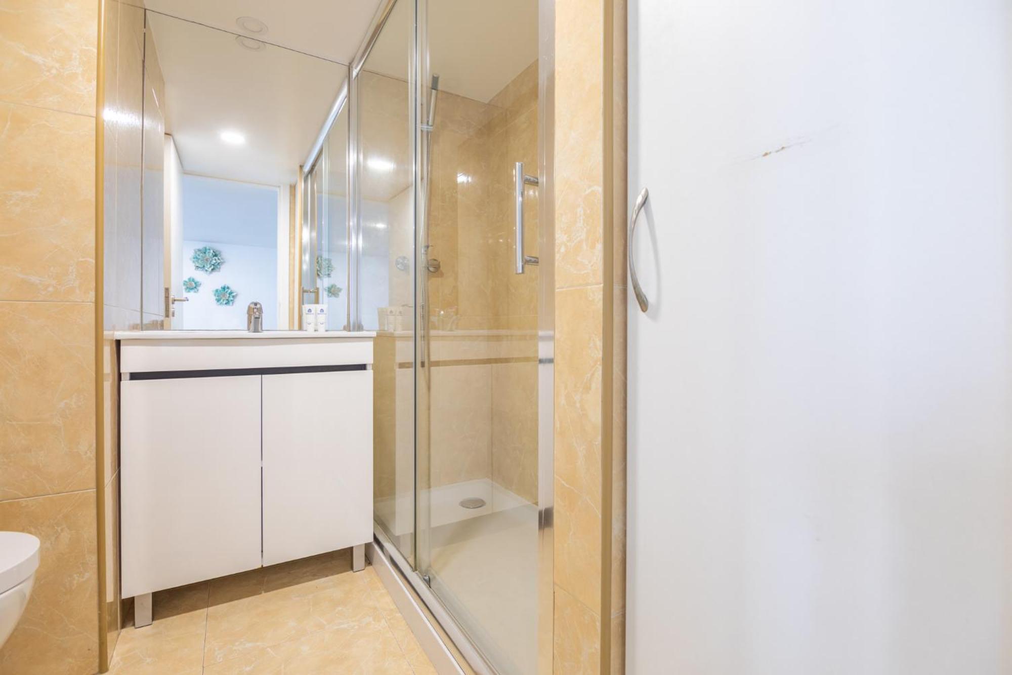 Ferienwohnung Deluxe Spacious Flats w Mezzanine by Host Wise Porto Zimmer foto